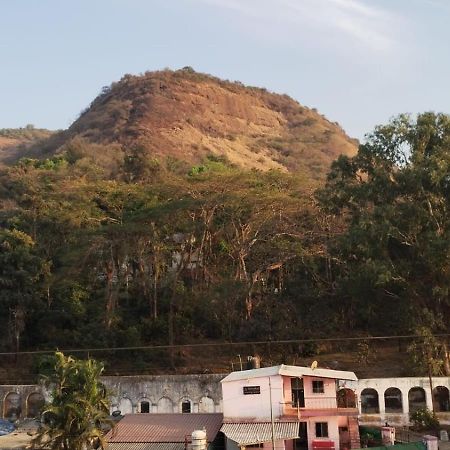 لونافالا Blue Bell Homestay المظهر الخارجي الصورة