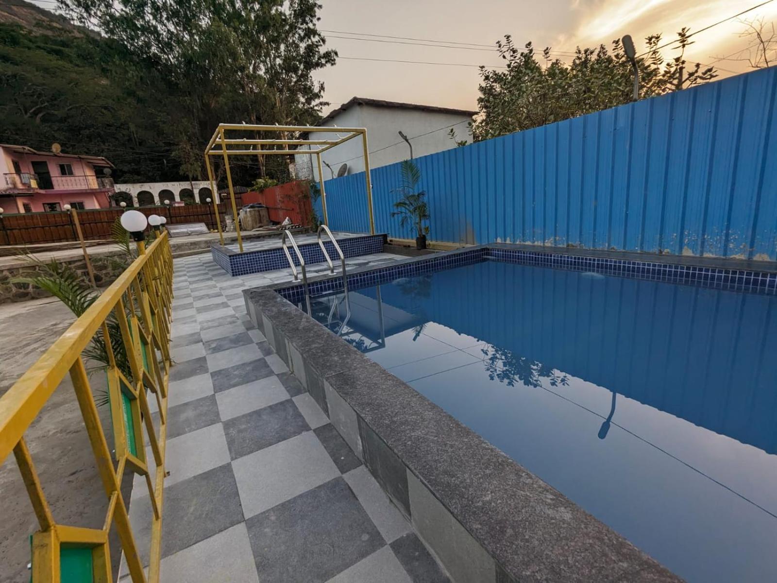 لونافالا Blue Bell Homestay المظهر الخارجي الصورة