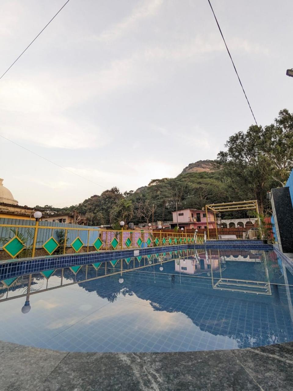 لونافالا Blue Bell Homestay المظهر الخارجي الصورة