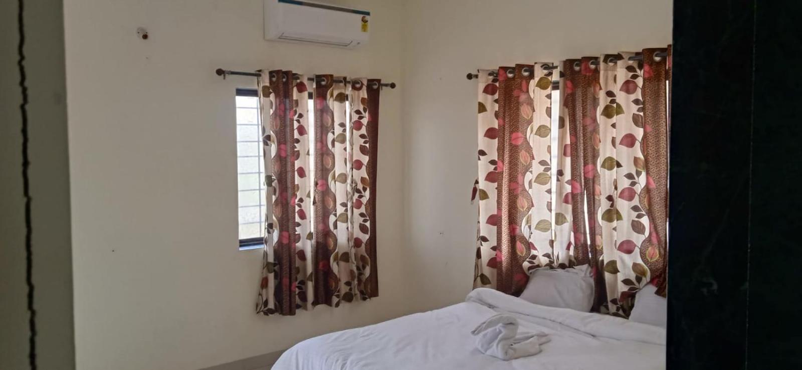لونافالا Blue Bell Homestay المظهر الخارجي الصورة