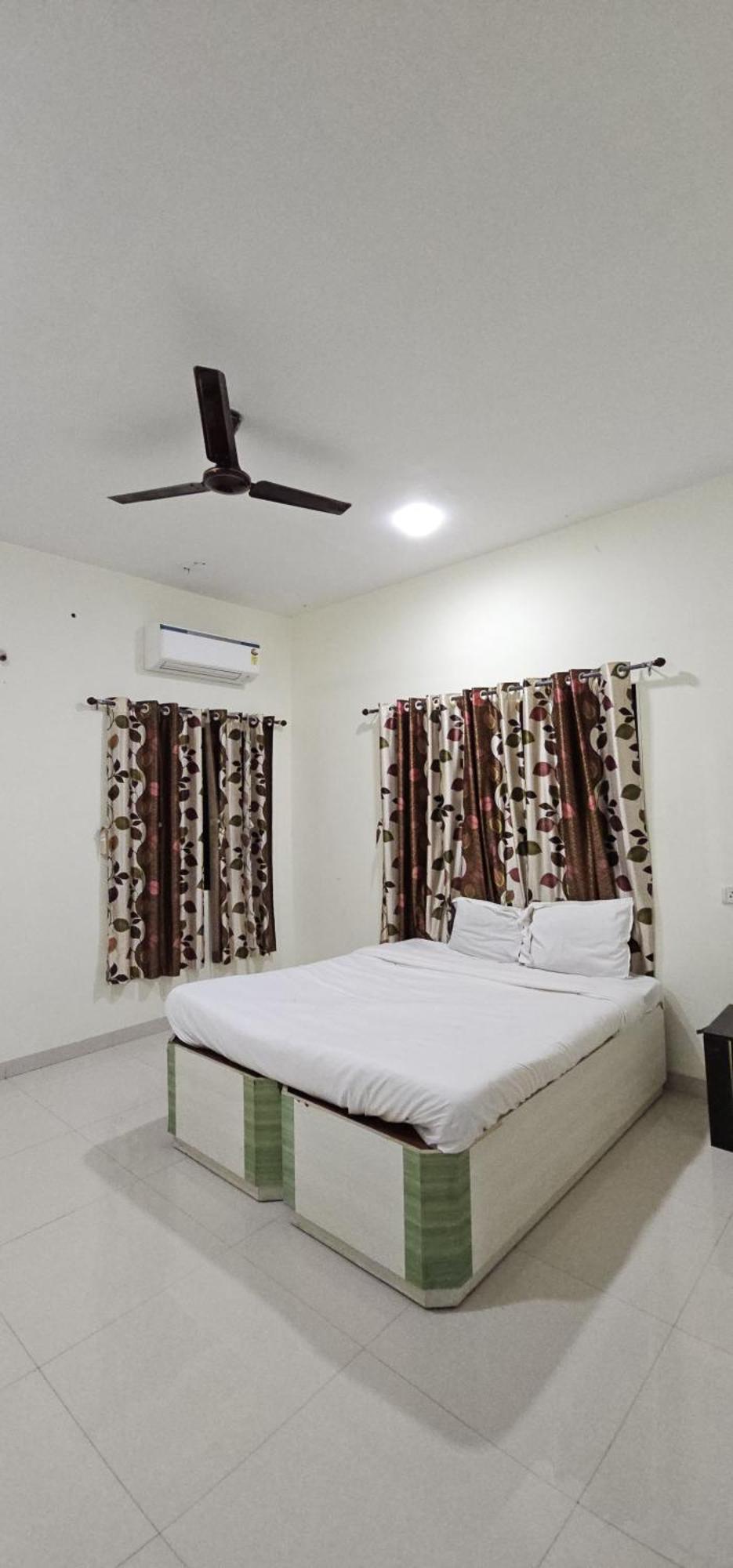لونافالا Blue Bell Homestay المظهر الخارجي الصورة