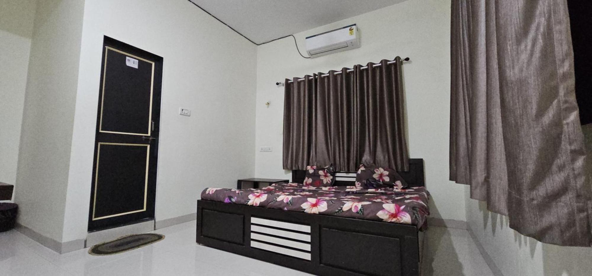 لونافالا Blue Bell Homestay المظهر الخارجي الصورة