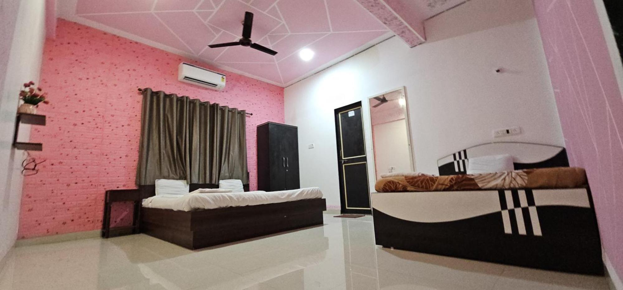 لونافالا Blue Bell Homestay المظهر الخارجي الصورة
